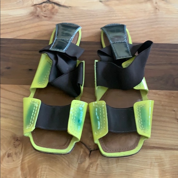 Theory gorgeous yellow and brown sandals - Picture 1 of 5